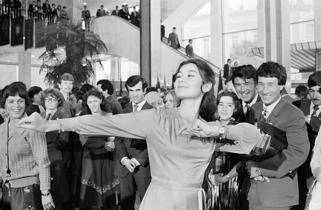English: “Dancing during break between sessions of 19th Komsomol congress”. Dancing during a break between sessions of the 19th Komsomol congress.
