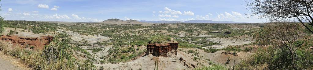 Panoramaaufnahme der Olduvai-Schlucht in Tansania